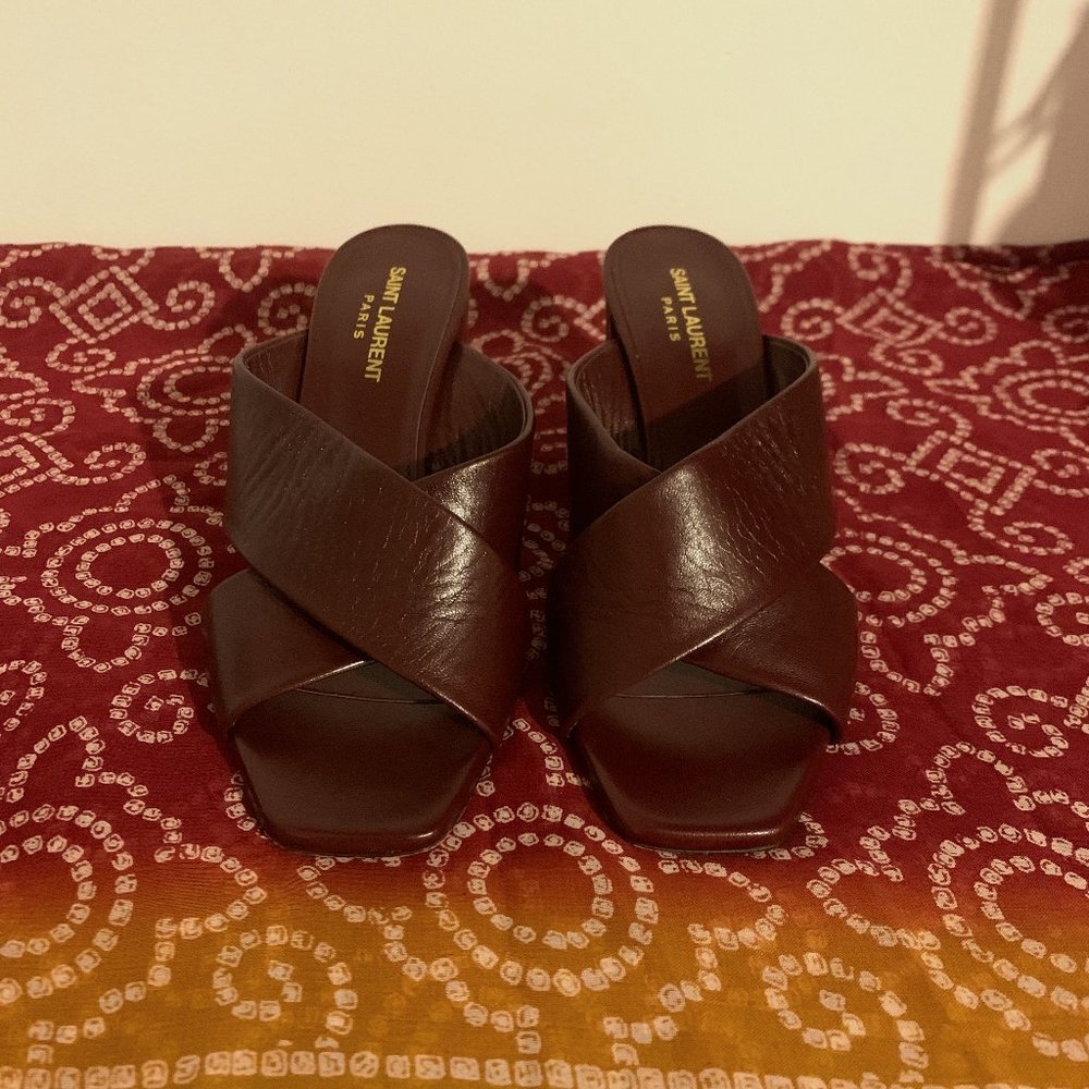 Saint Laurent: YSL 38.5 (US Women Size 8)